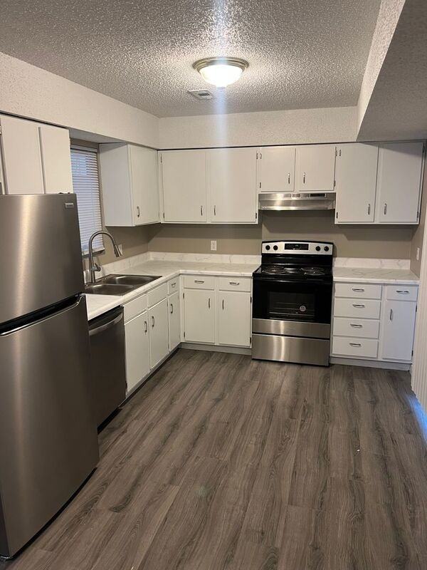 1238 E Guinevere St #2 - Photo 4 of 20
