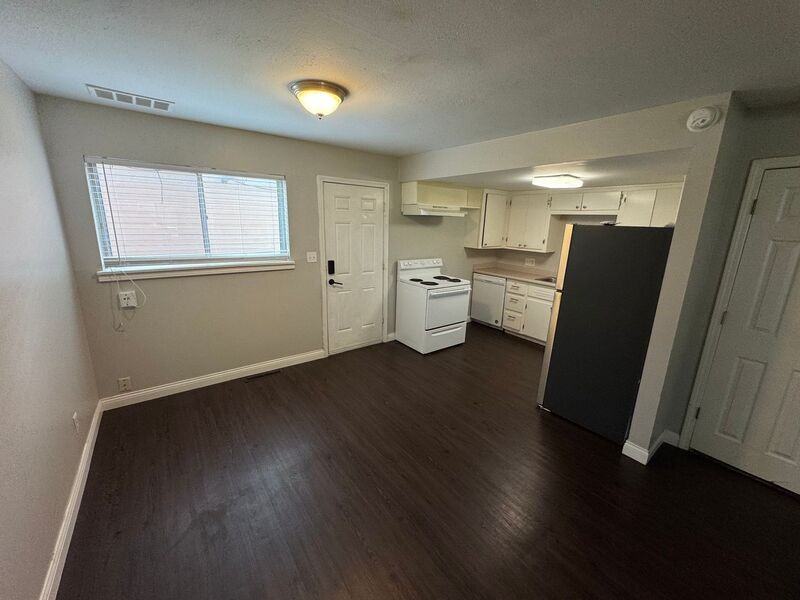 2929 E University St #9 - Photo 2 of 13