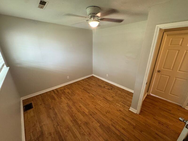 2929 E University St #9 - Photo 6 of 13