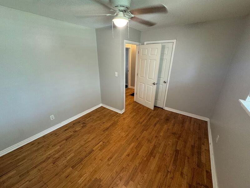 2929 E University St #9 - Photo 7 of 13