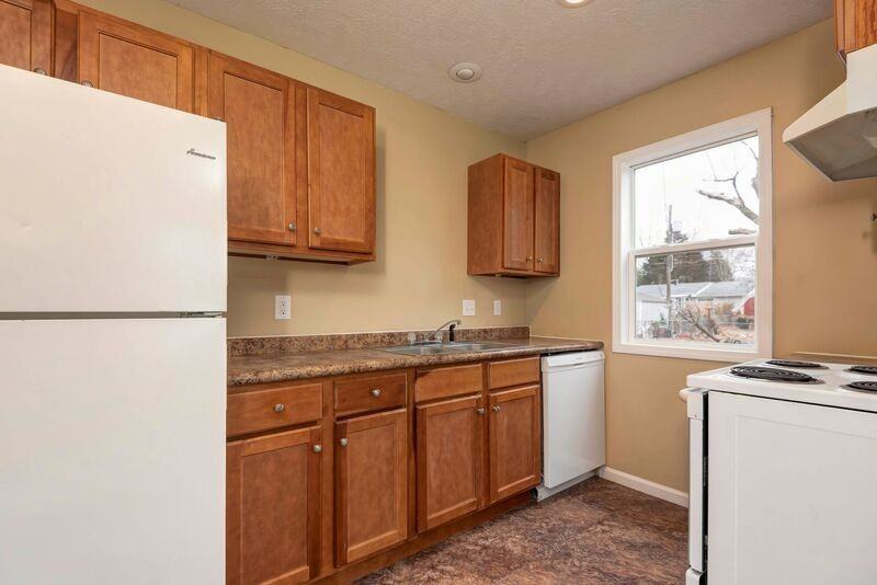 652 N Belview Ave #B - Photo 5 of 19