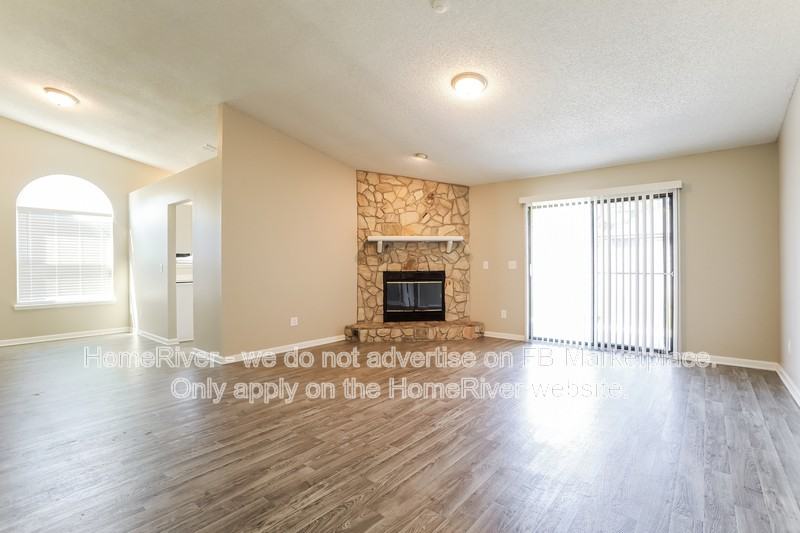 7966 Amandas Crossing Dr E - Photo 3 of 17