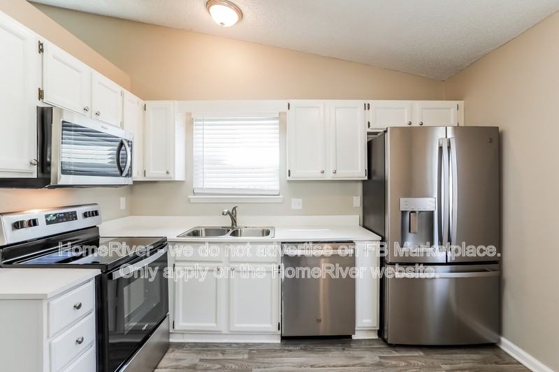 7966 Amandas Crossing Dr E - Photo 6 of 17