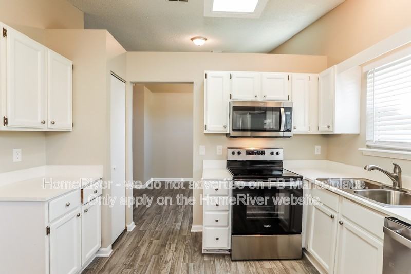 7966 Amandas Crossing Dr E - Photo 7 of 17