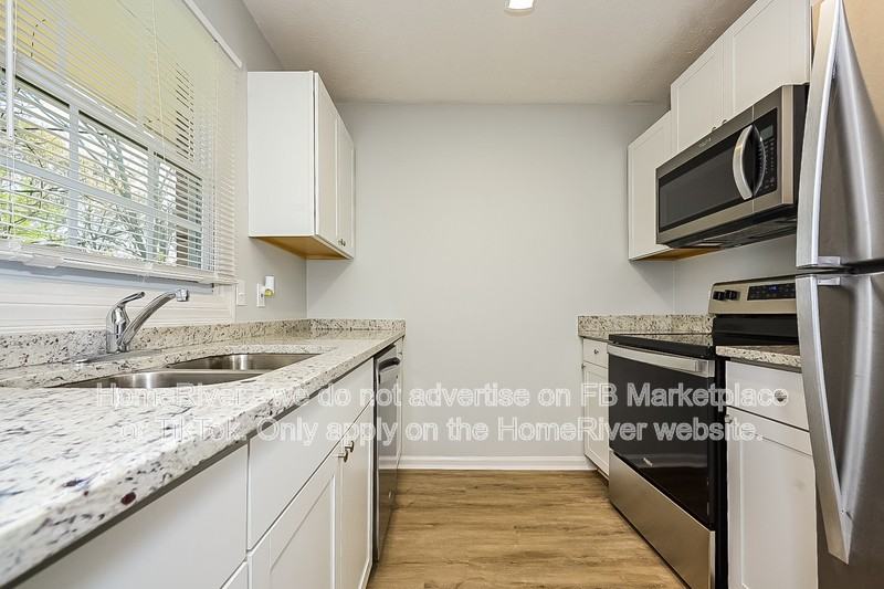 126 Amberwood Ln - Photo 4 of 17