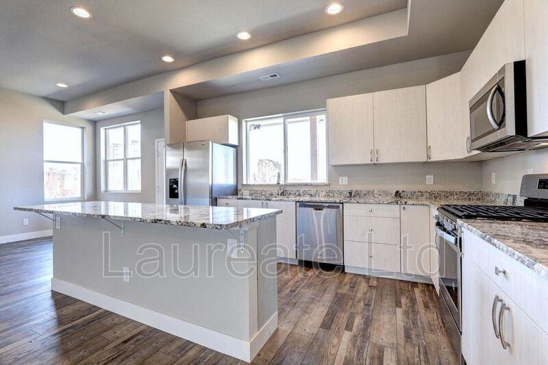 1433 S Kenton St - Photo 7 of 33