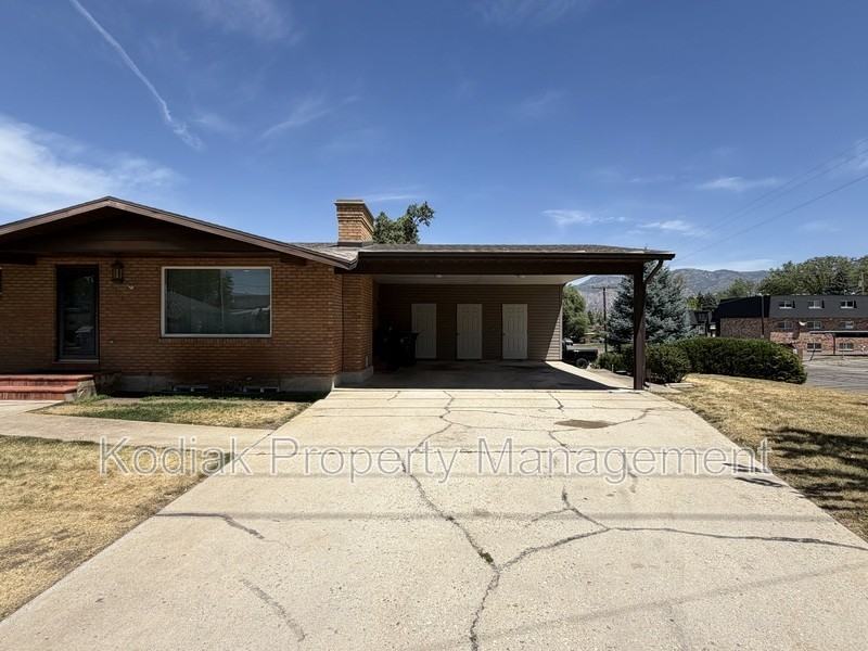 4099 Madison Ave - Photo 4 of 38