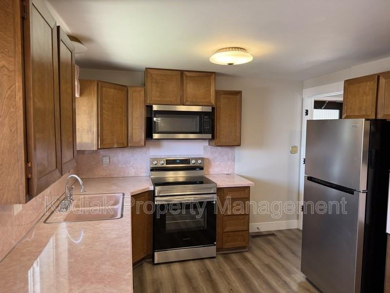4099 Madison Ave - Photo 7 of 38