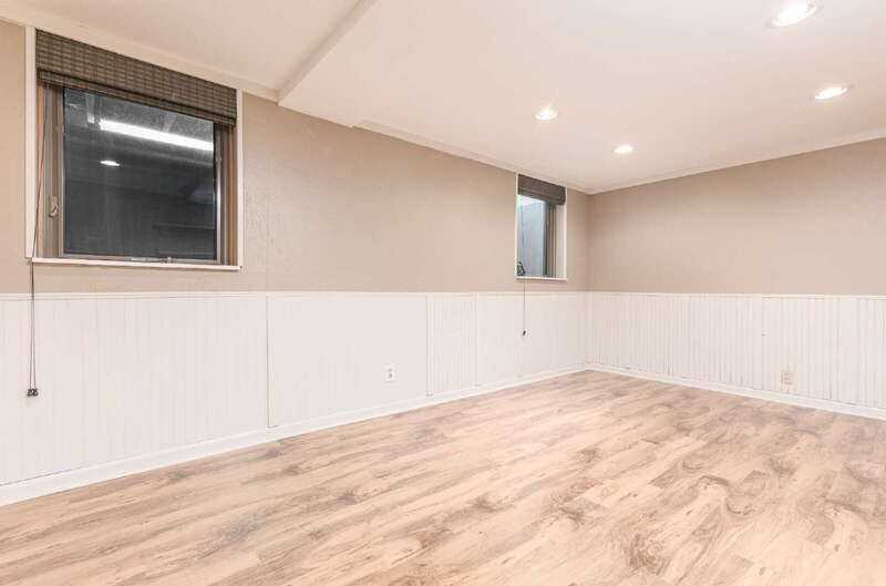 1505 E Jefferson St - Photo 2 of 10