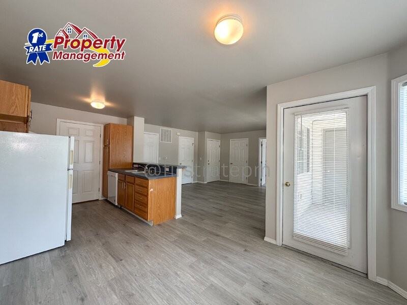 5843 W Clearview Ln #201 - Photo 7 of 26