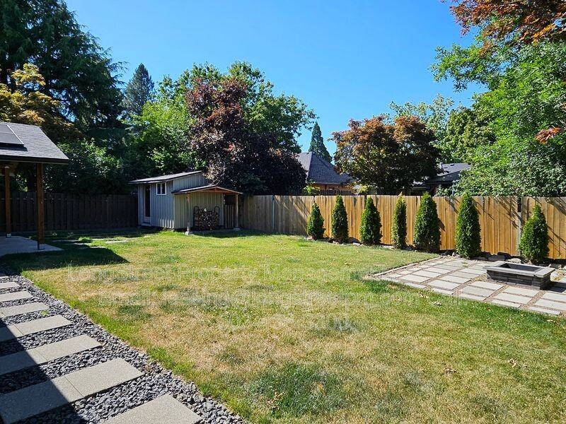 8645 Sw Avery St - Photo 2 of 31
