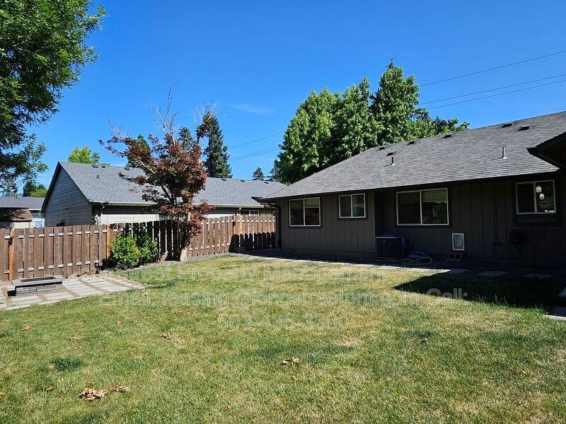8645 Sw Avery St - Photo 5 of 31