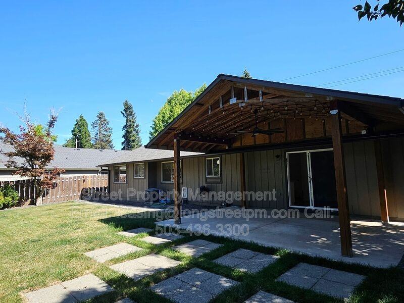 8645 Sw Avery St - Photo 6 of 31