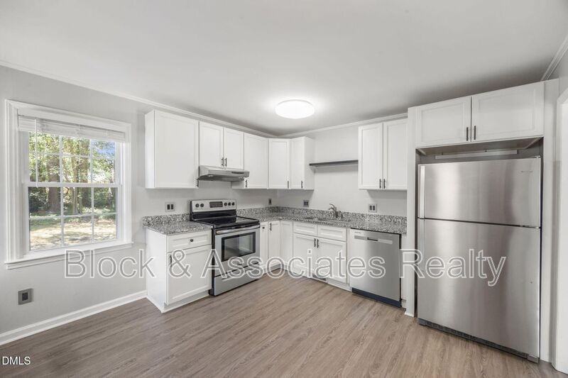 427 W Park St - Photo 4 of 18