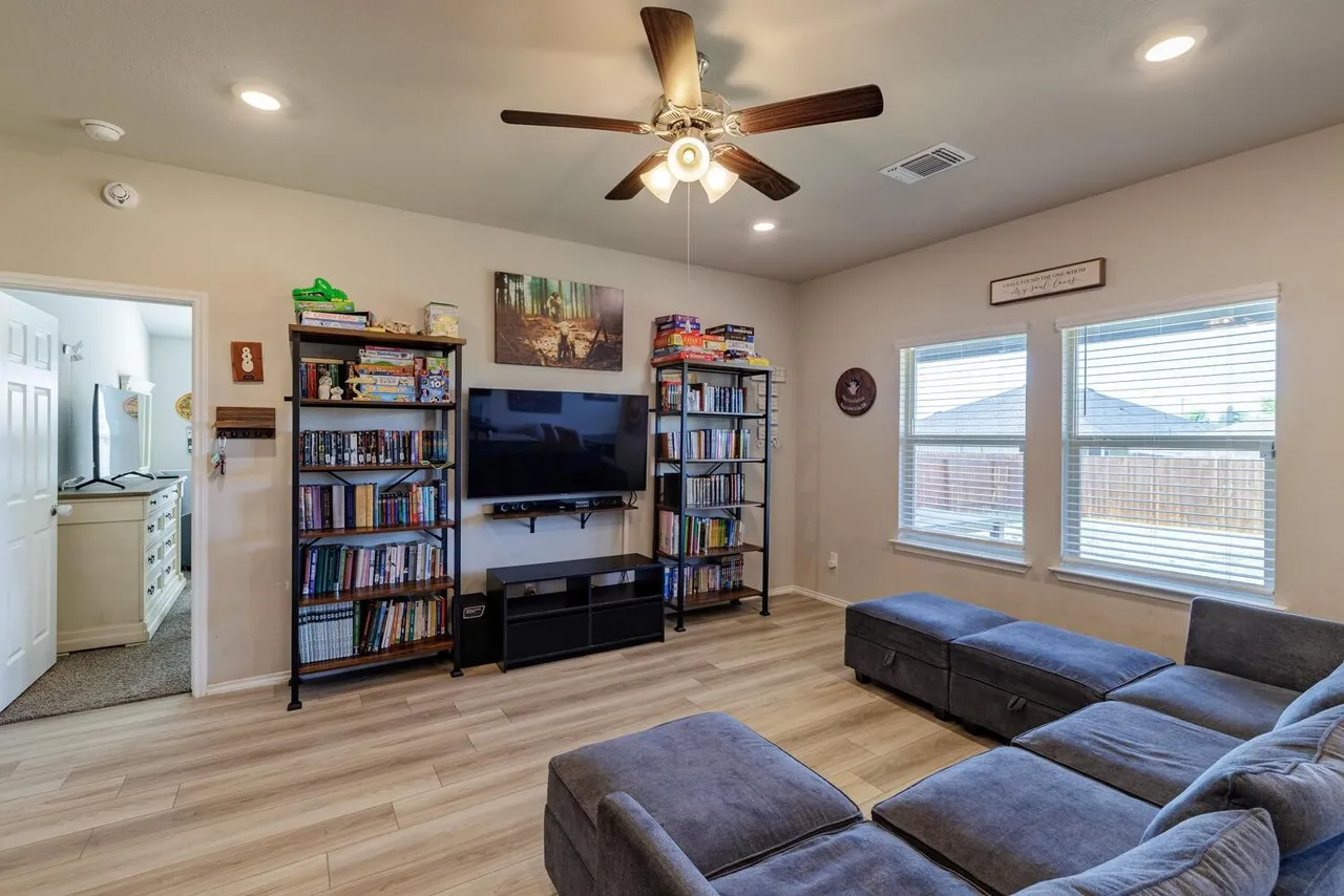 8603 Brahma Plains Rd - Photo 5 of 16
