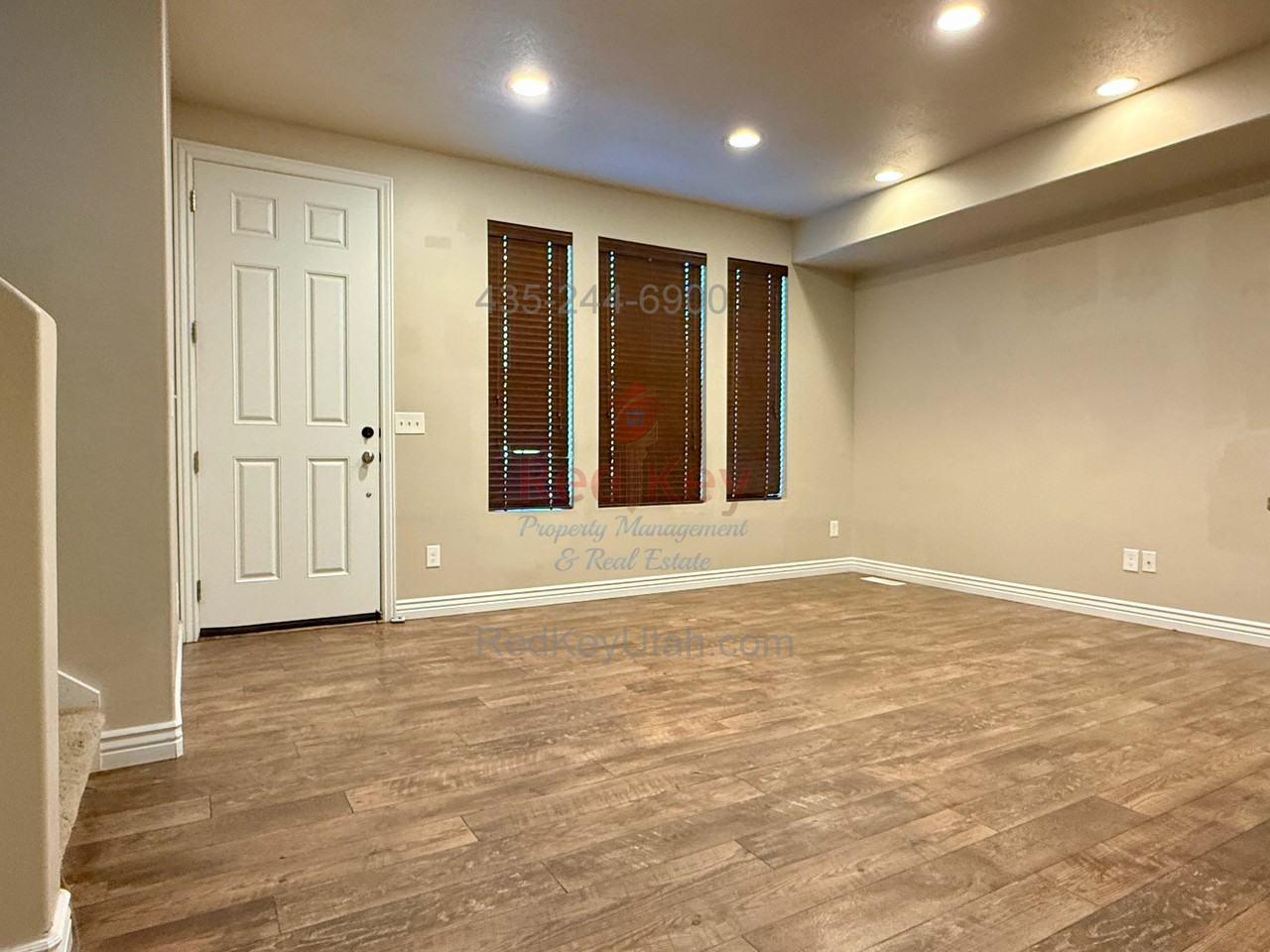 6817 N Bowker Dr - Photo 4 of 20