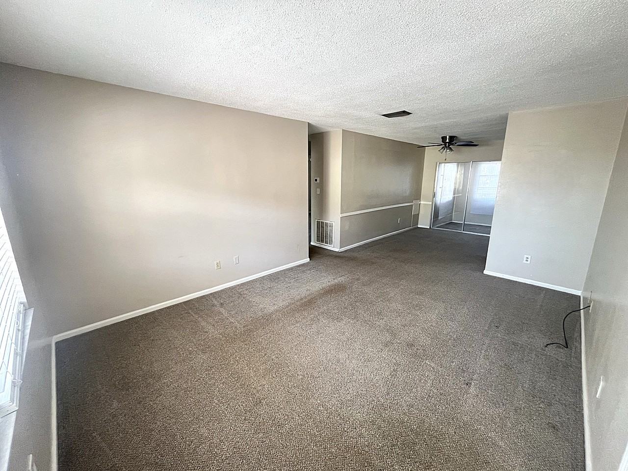 4507 9th St W #J6 - Photo 2 of 14