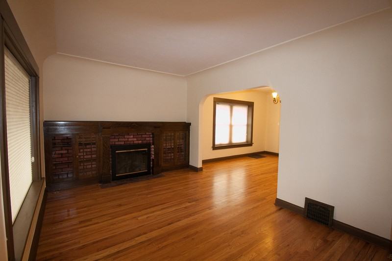 3733 Grove St - Photo 4 of 31