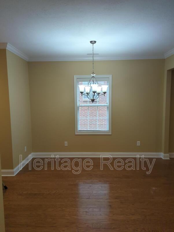 655 Yorkland Way - Photo 4 of 21