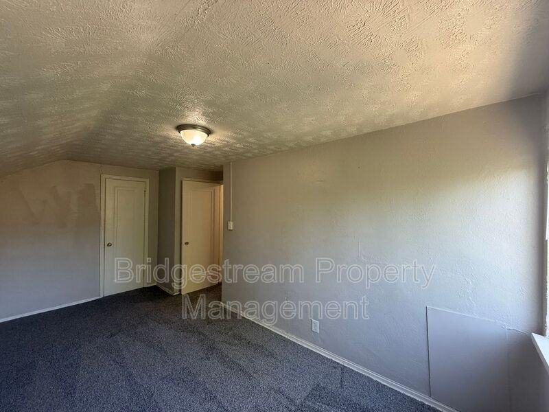 455 Forest Ave #10 - Photo 5 of 7