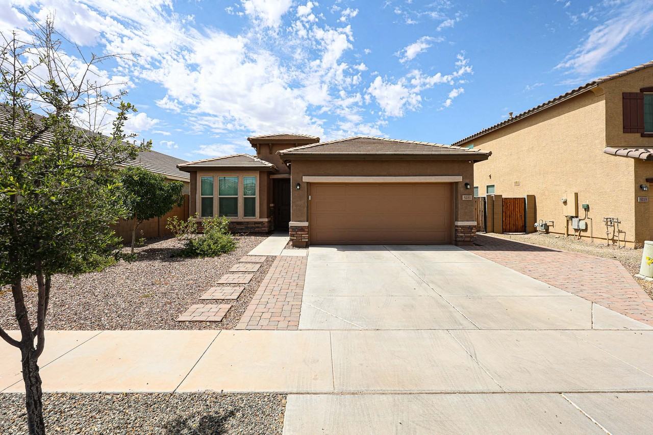 5211 W Leodra Ln - Photo 3 of 43