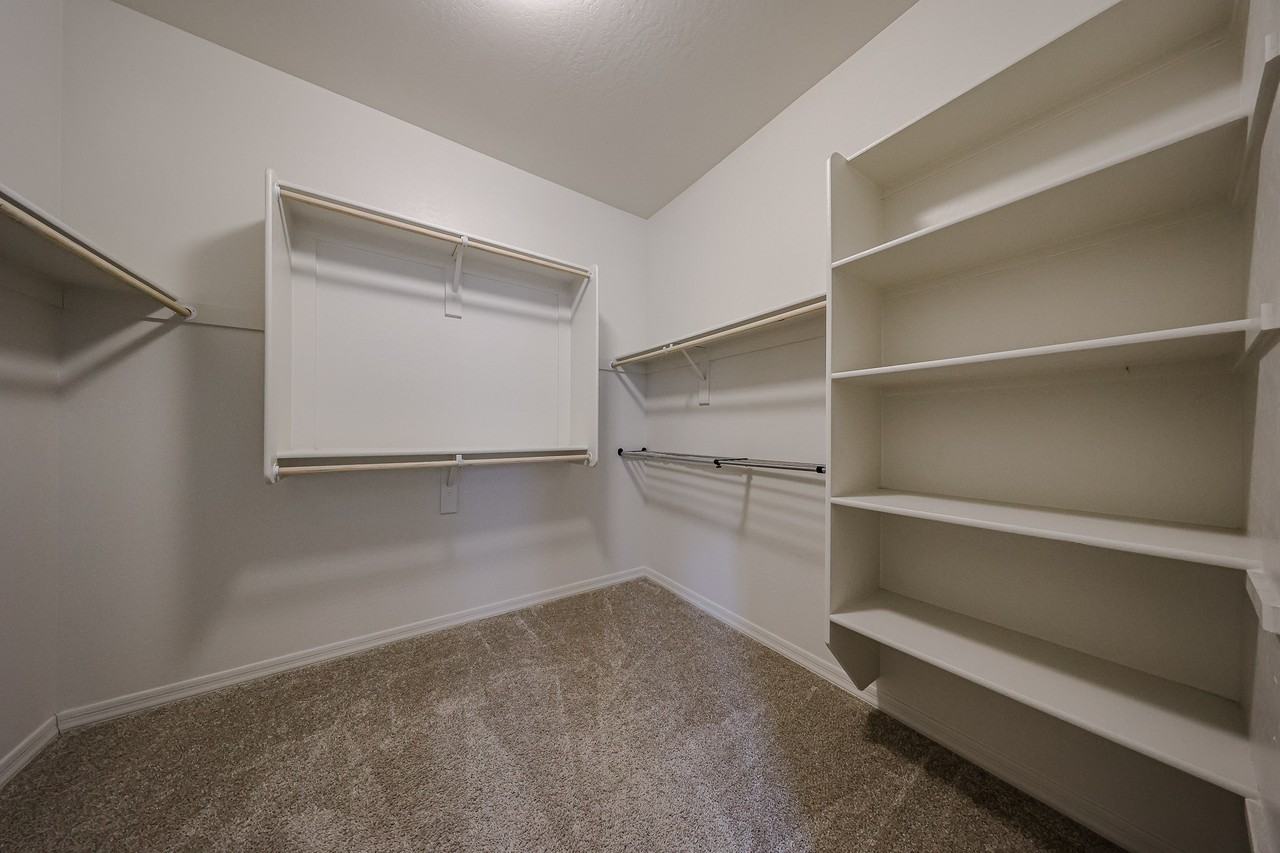 18963 S 209th Pl - Photo 4 of 33