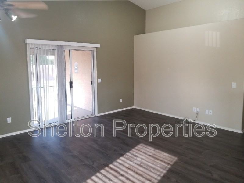 16105 W Hadley St - Photo 4 of 12