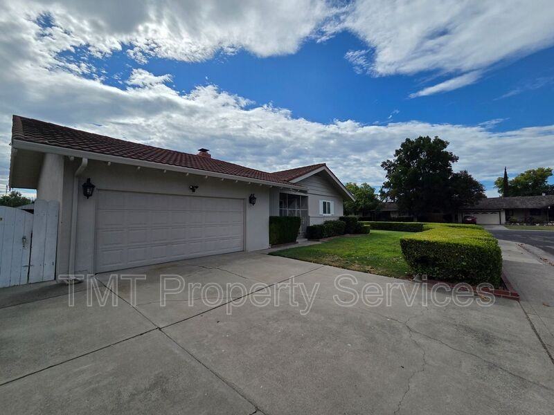9 W Robinhood Dr - Photo 4 of 50