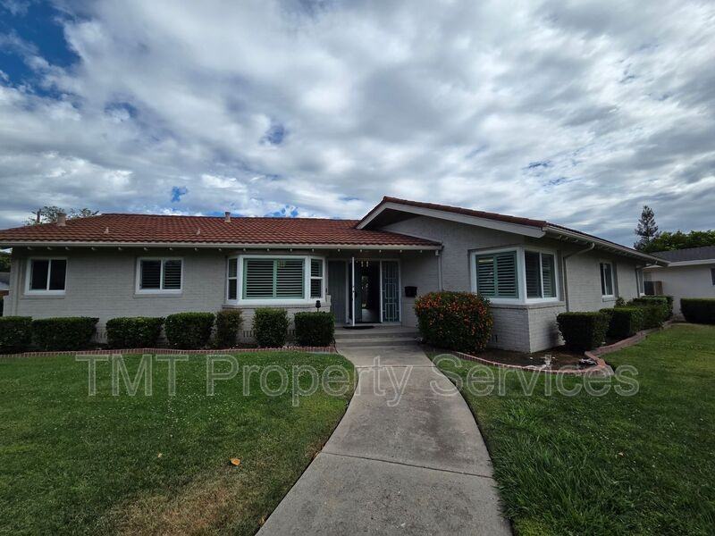 9 W Robinhood Dr - Photo 6 of 50