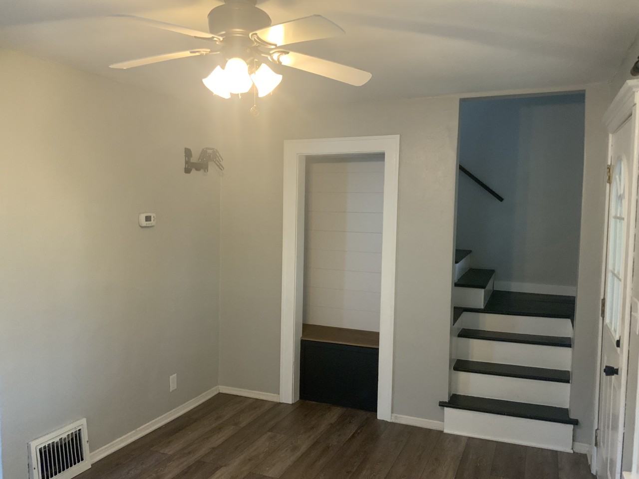 1329 N 7th Ave E - Photo 5 of 7