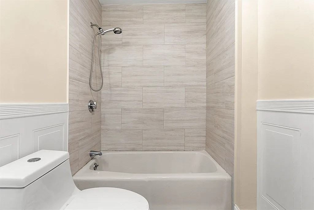 8 Lafayette Park #9 - Photo 5 of 15