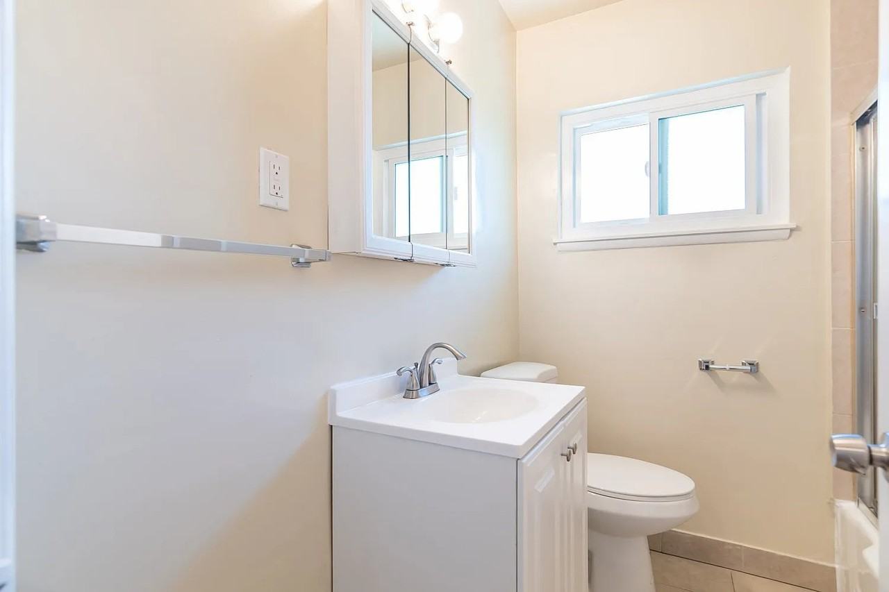 1811 Sherer Ln #12 - Photo 4 of 19