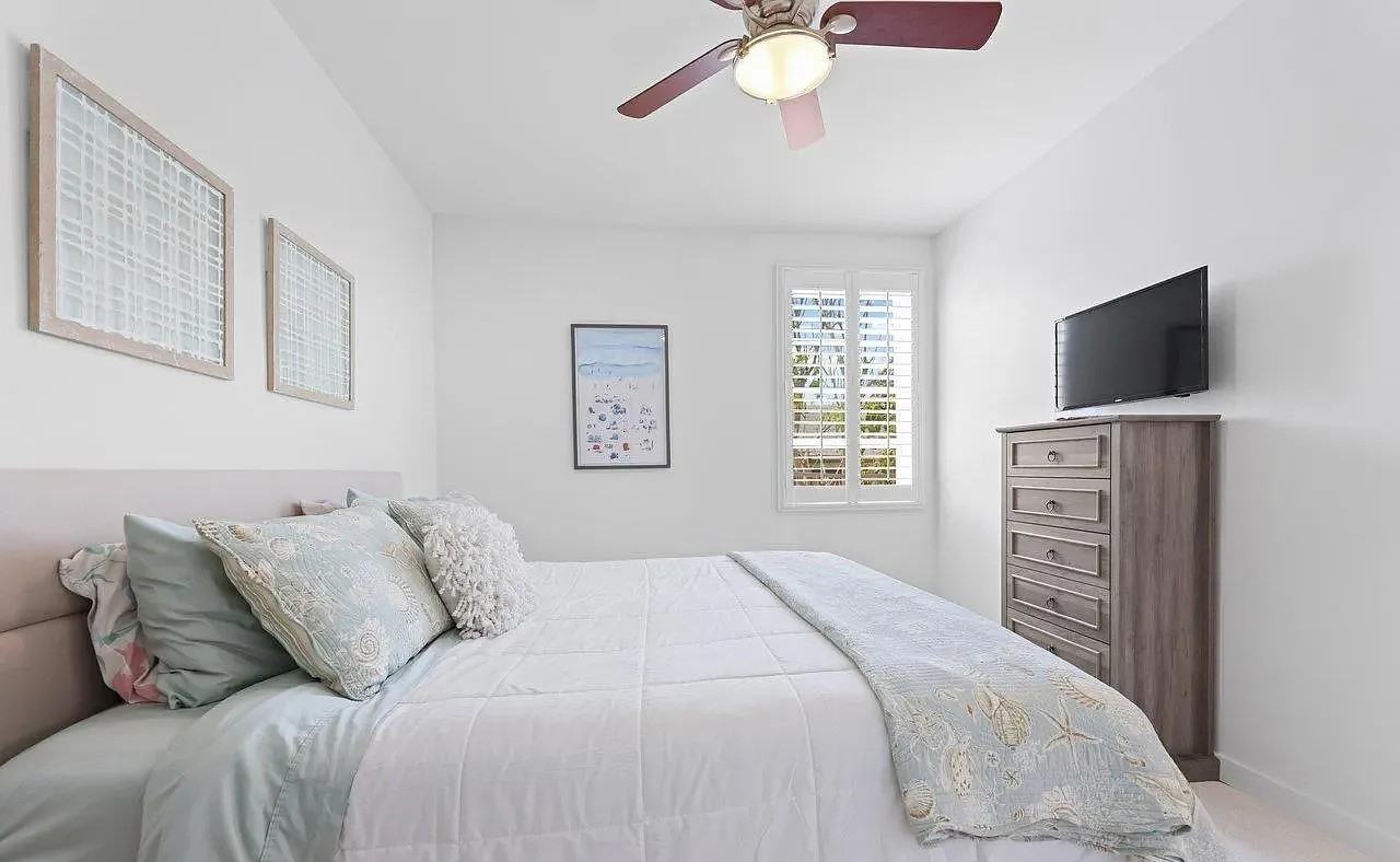 5490 La Jolla Blvd #K202 - Photo 5 of 21