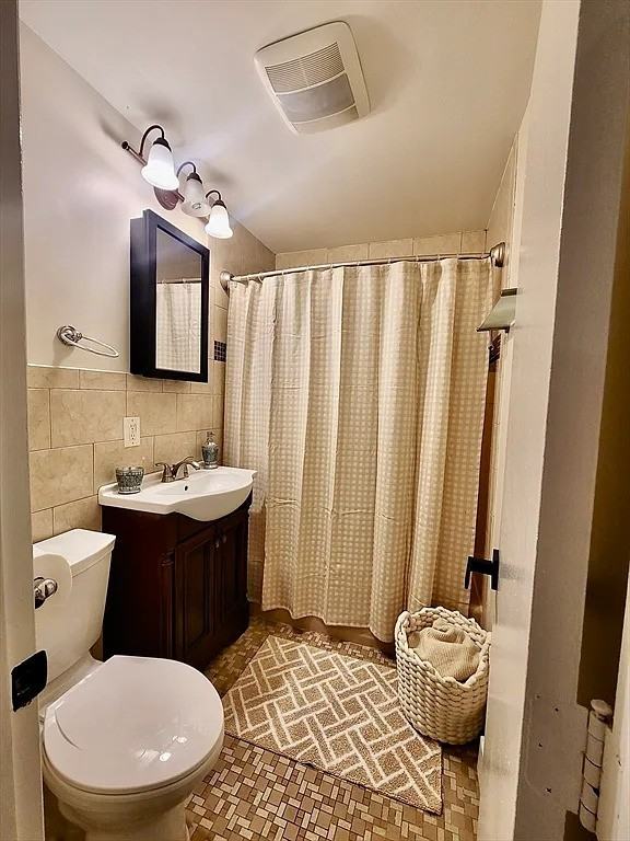 137 Winthrop St #3B - Photo 6 of 9