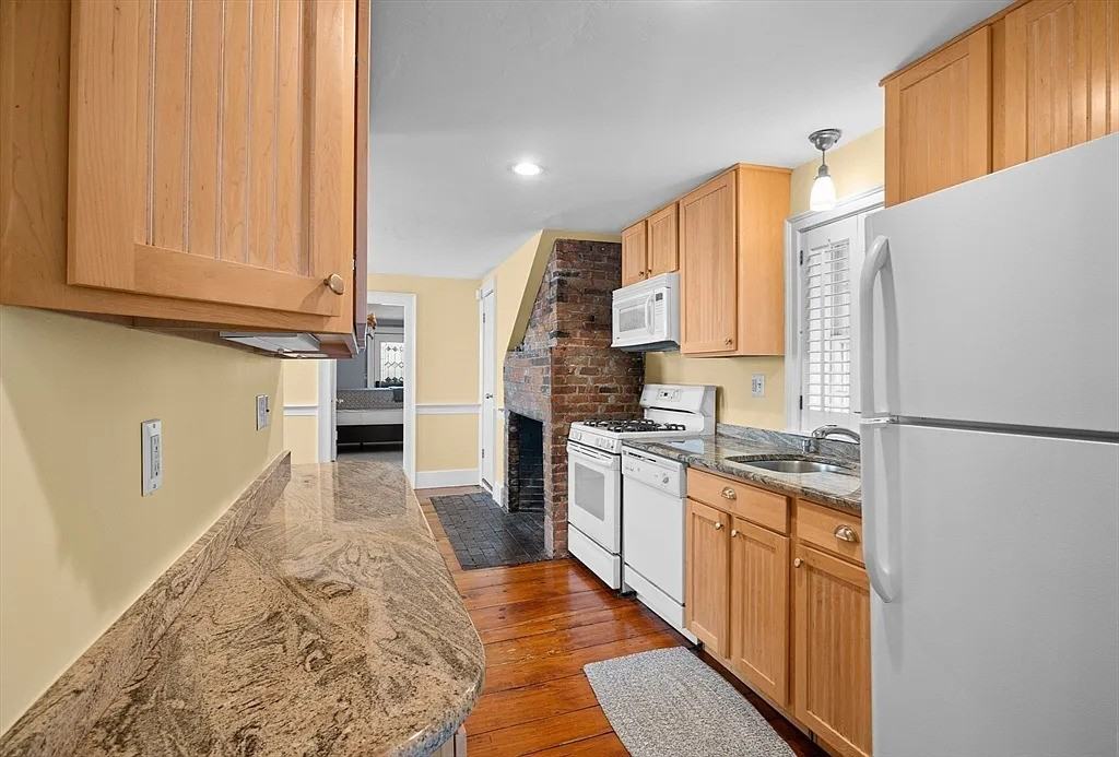 127 Derby St #1 - Photo 2 of 17