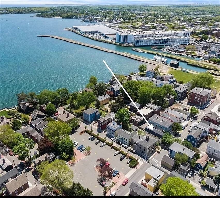 127 Derby St #1 - Photo 6 of 17
