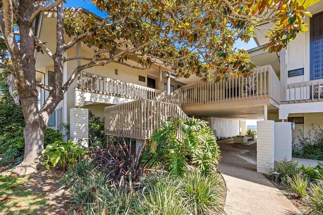 1363 Plaza Pacifica - Photo 7 of 19