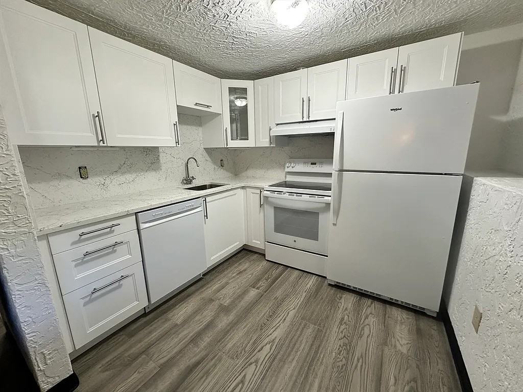 451 School St #10-2 - Photo 2 of 14