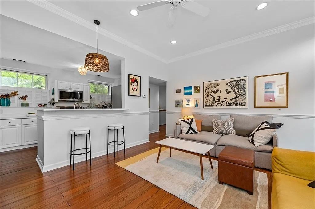 60 Glen Rd #201 - Photo 7 of 14