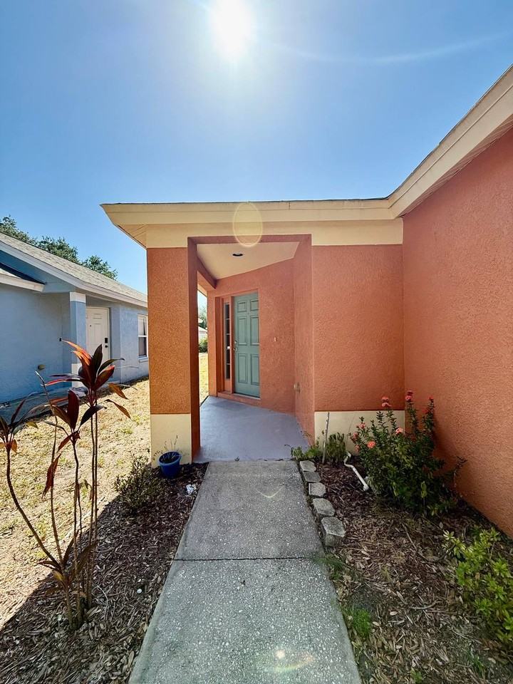 1409 Delano Trent St - Photo 4 of 20