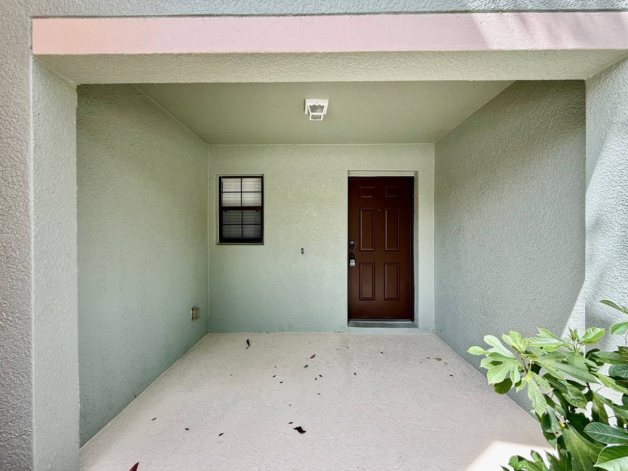 2409 Hibiscus Bay Ln - Photo 3 of 33