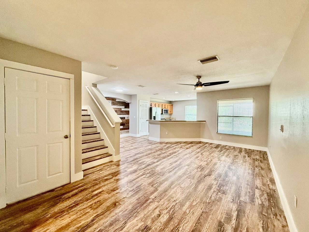 2409 Hibiscus Bay Ln - Photo 6 of 33