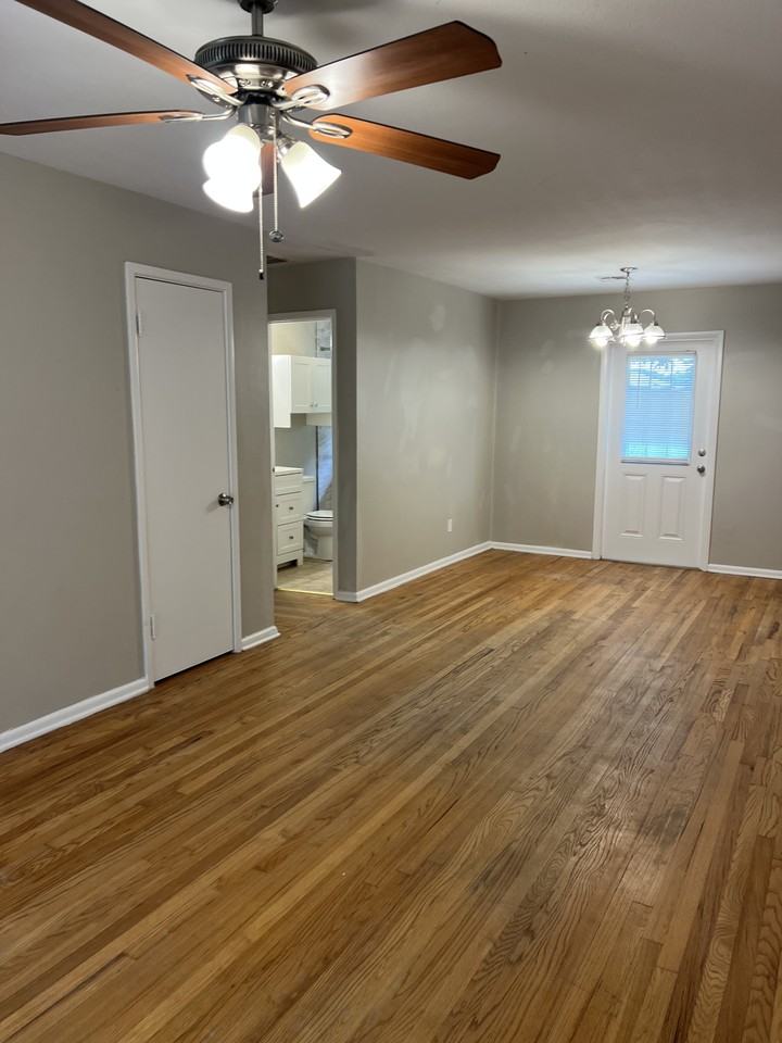 2105 Maple Dr - Photo 4 of 15