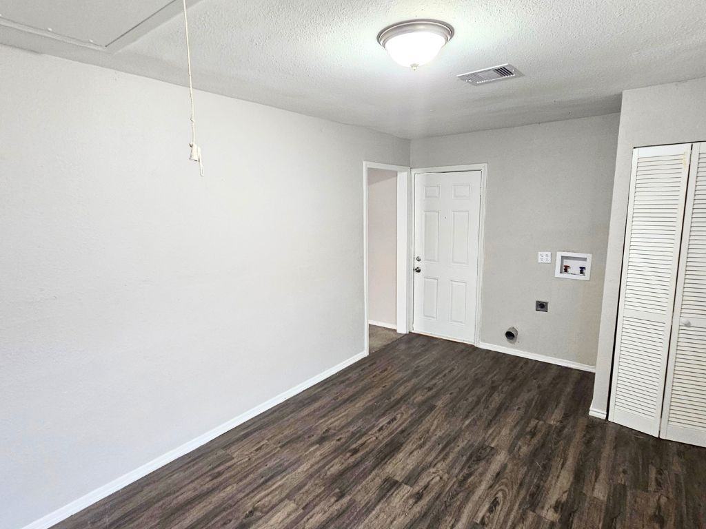 8238 Homewood Ln - Photo 4 of 19