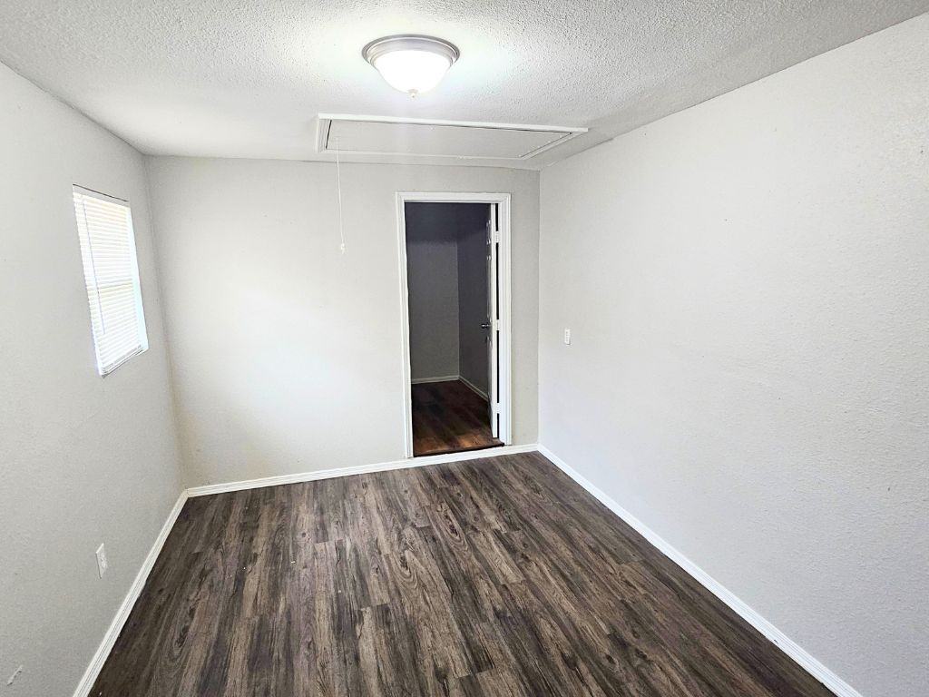 8238 Homewood Ln - Photo 5 of 19