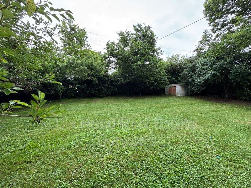 702 Arthur St - Photo 4 of 24