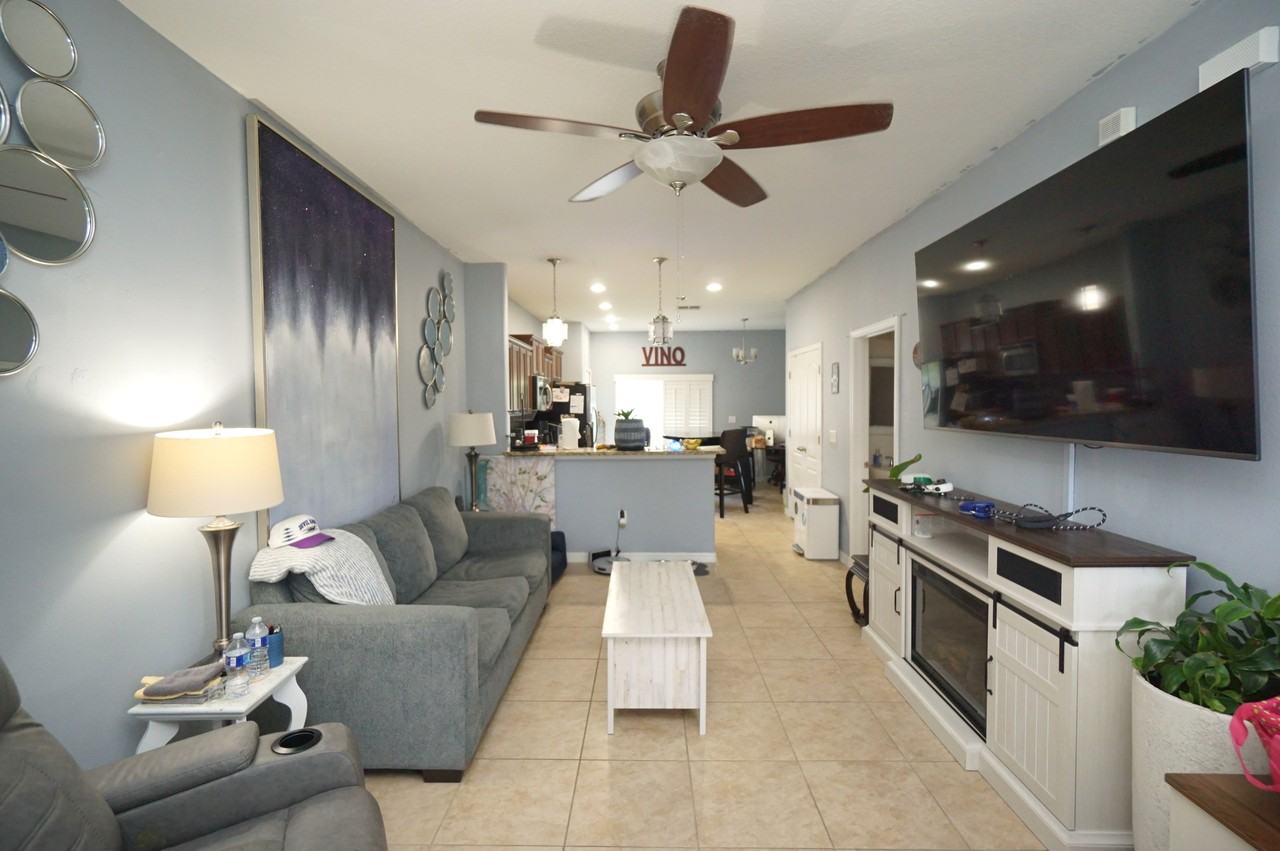 2709 Lantern Hill Ave - Photo 3 of 11