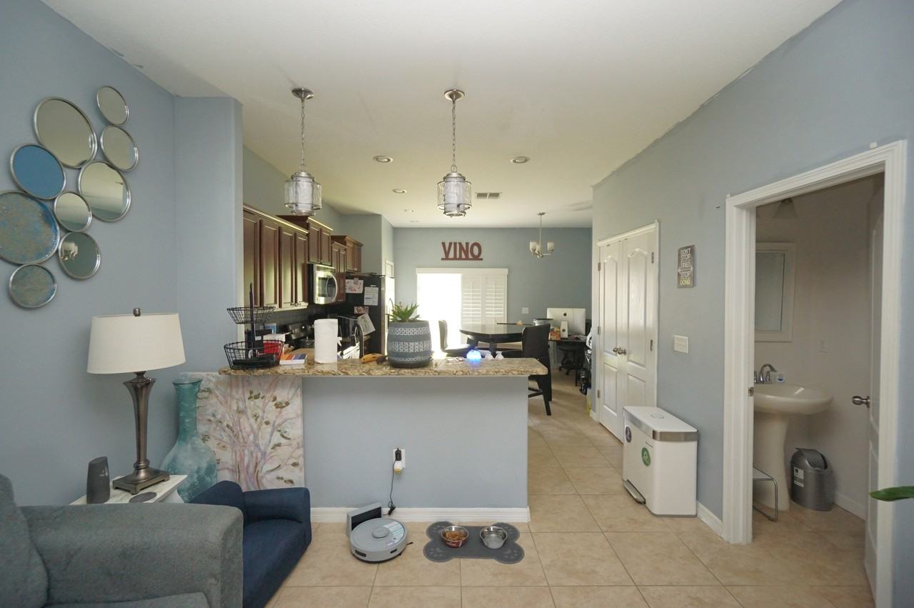 2709 Lantern Hill Ave - Photo 4 of 11