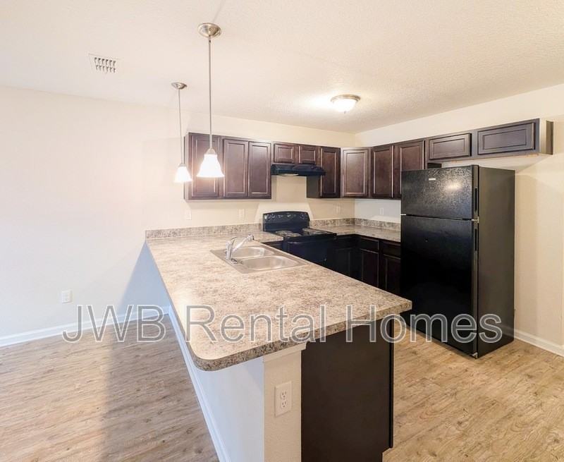 8441 Mcgirts Village Ln - Photo 2 of 16