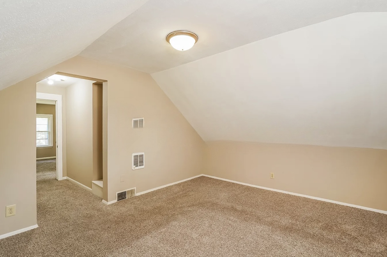 4419 N 57th St - Photo 4 of 6